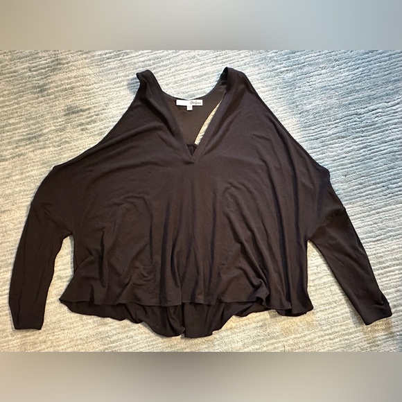 Chris Gramer off shoulder top - Picture 3 of 6